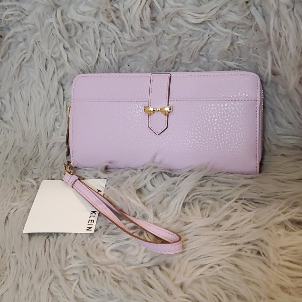 Beautiful Anne Klein Wristlet
